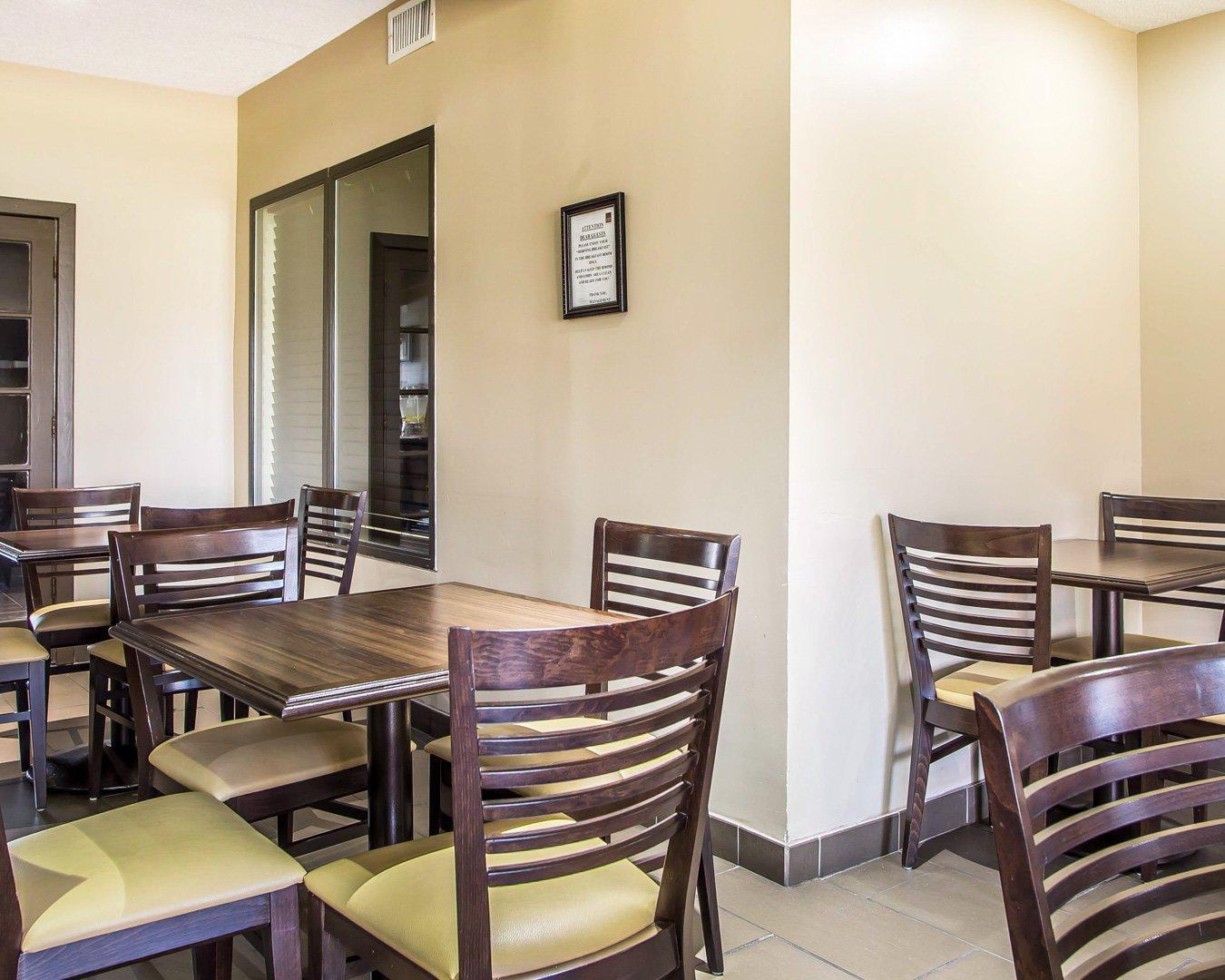 Comfort Suites Near I-80 And I-94 Lansing Bagian luar foto