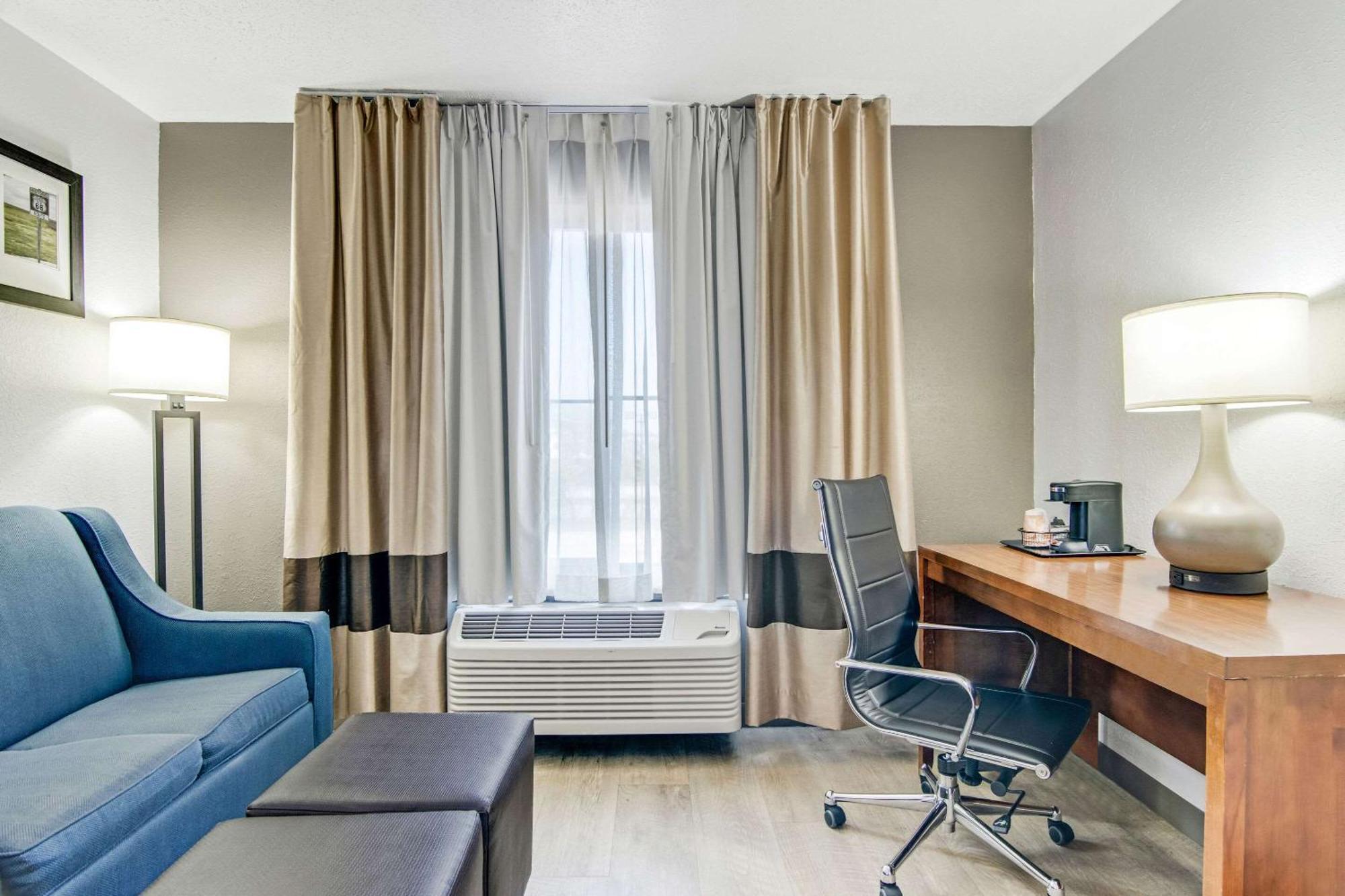 Comfort Suites Near I-80 And I-94 Lansing Bagian luar foto