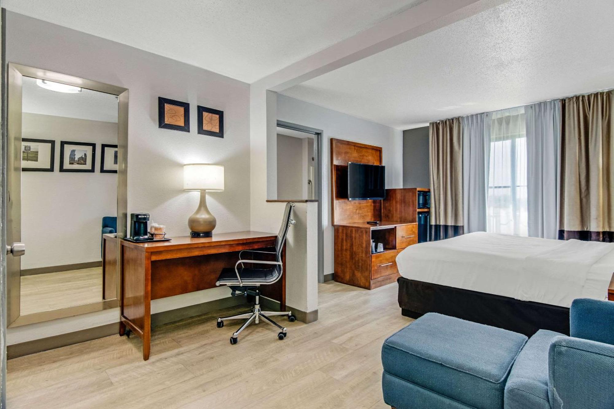 Comfort Suites Near I-80 And I-94 Lansing Bagian luar foto