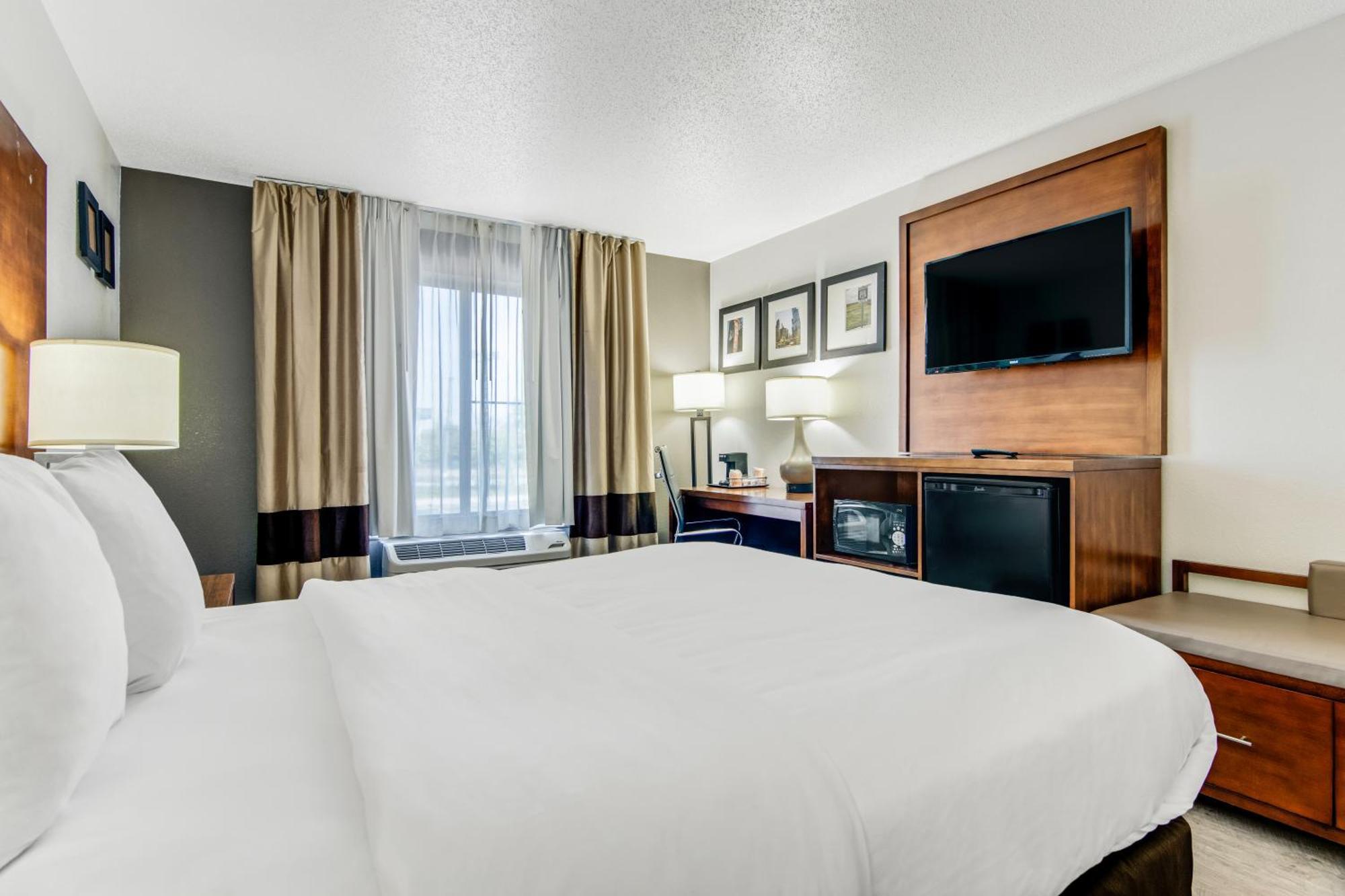 Comfort Suites Near I-80 And I-94 Lansing Bagian luar foto